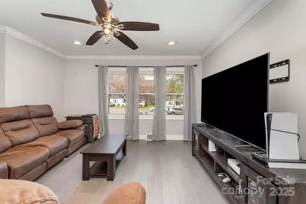 Statesville, NC 28677,634 Hartness RD