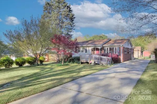 Charlotte, NC 28205,3241 Brixton CT