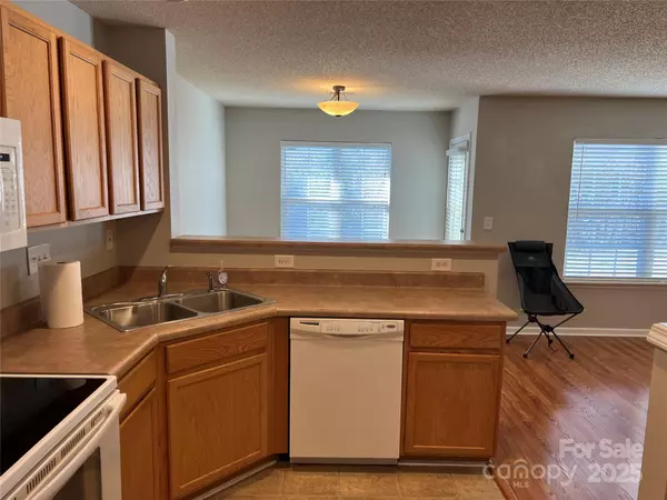 Charlotte, NC 28213,10824 Twisted Bark LN