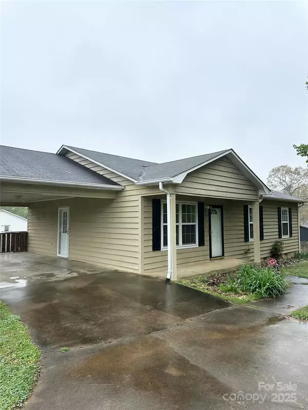 Lenoir, NC 28645,3201 Smokey LN