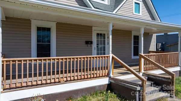 Hickory, NC 28602,1810 1st AVE SW