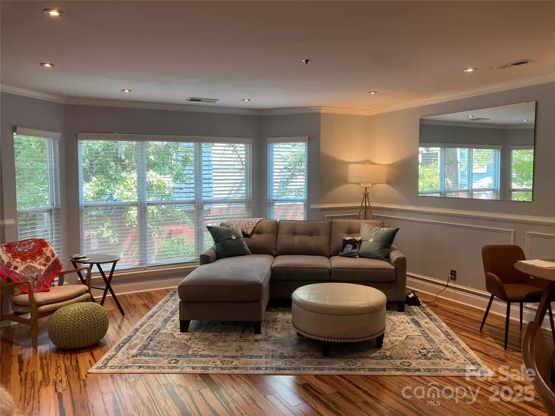 517 N Graham ST #2F, Charlotte, NC 28202