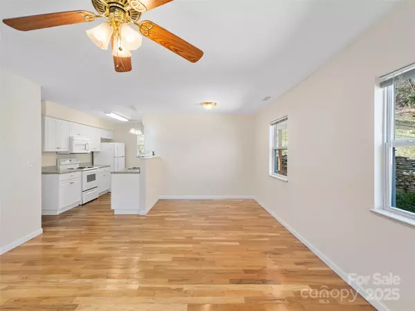 Bakersville, NC 28705,427 Johnson Cemetery RD