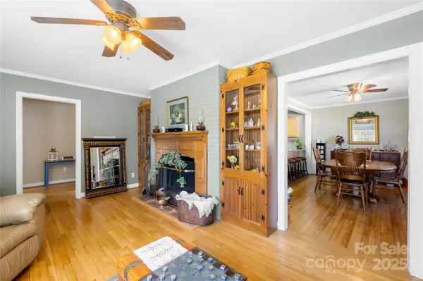 Gastonia, NC 28052,1912 Old West LN