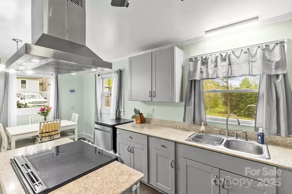 Kannapolis, NC 28083,1301 Jackson ST