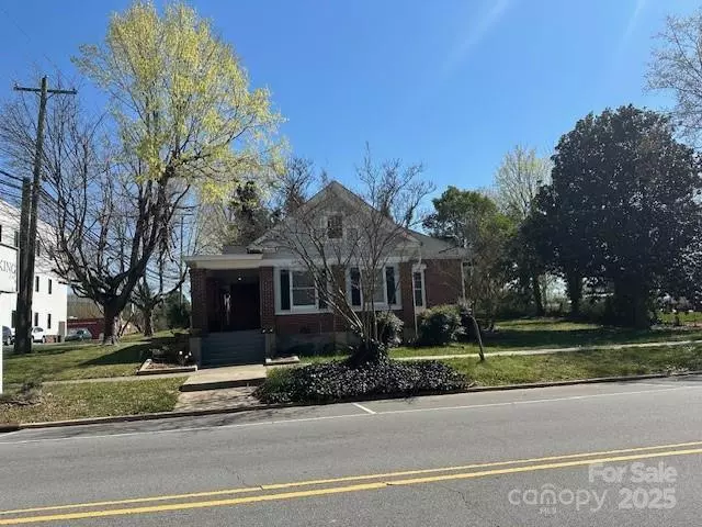201 W Main ST, Lincolnton, NC 28092