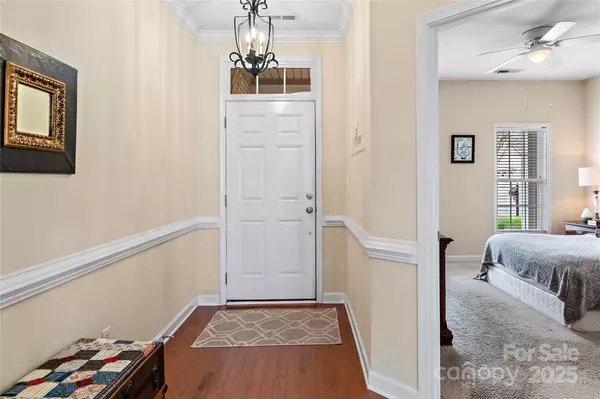 Clemmons, NC 27012,302 Pelican LN