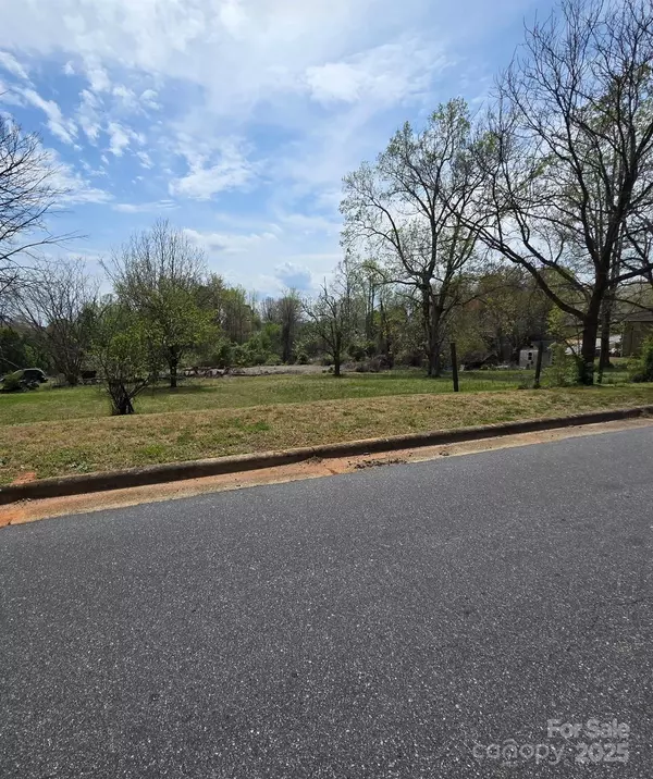 Granite Falls, NC 28630,71 Duke ST