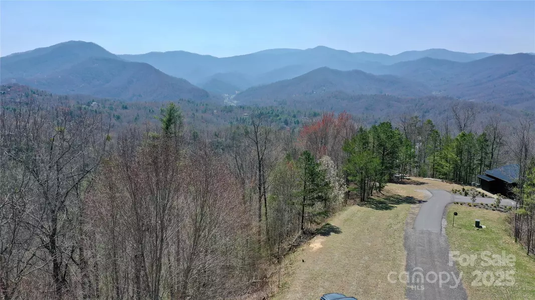 G2 Hampshire DR E, Whittier, NC 28789