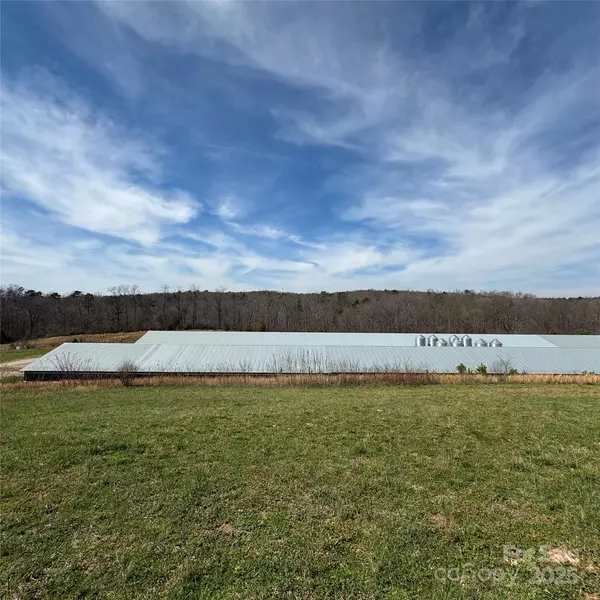 Star, NC 27356,182 Lake View DR