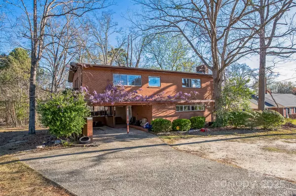 Sanford, NC 27330,604 Harkey RD