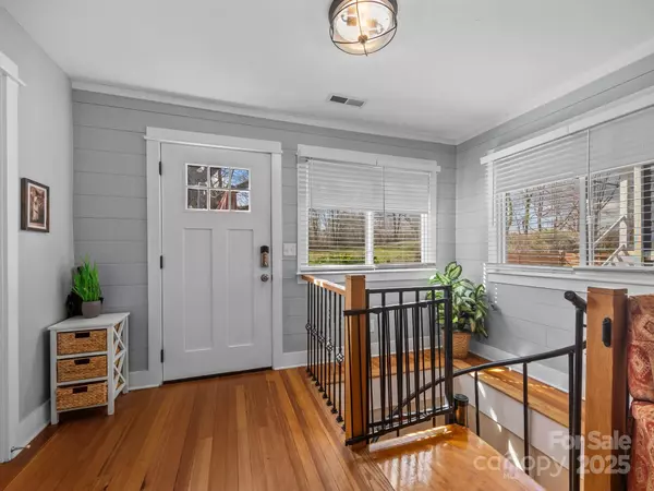 Asheville, NC 28806,26 Hanover ST
