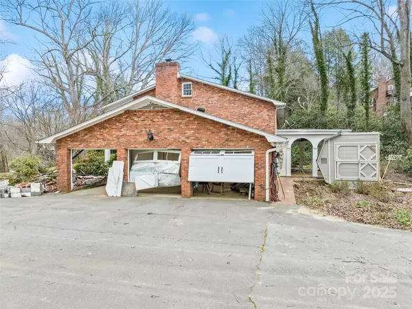 Canton, NC 28716,21 Riverbend RD