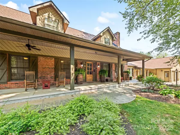 Candler, NC 28715,356 Curtis Creek RD