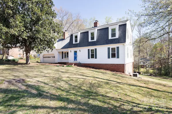 916 Rollingwood DR, Mount Holly, NC 28120