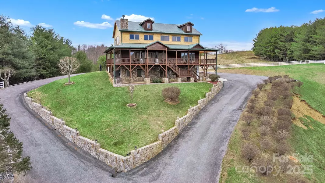 278 Annais DR, Crumpler, NC 28617