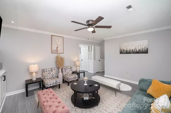 Gastonia, NC 28052,637 Windy Hill DR