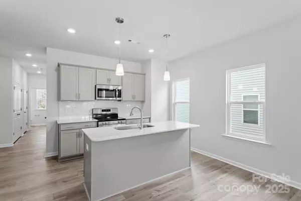 Charlotte, NC 28216,5111 Orchardview WAY #25