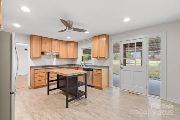 Asheville, NC 28803,2 Fawn DR
