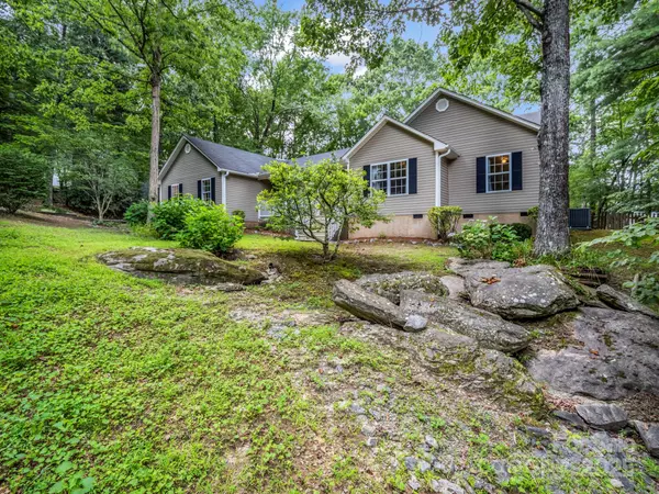Hendersonville, NC 28792,636 Shawn Rachel Pkwy
