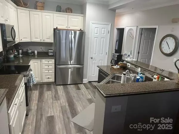 Mooresville, NC 28117,637 Williamson RD #304
