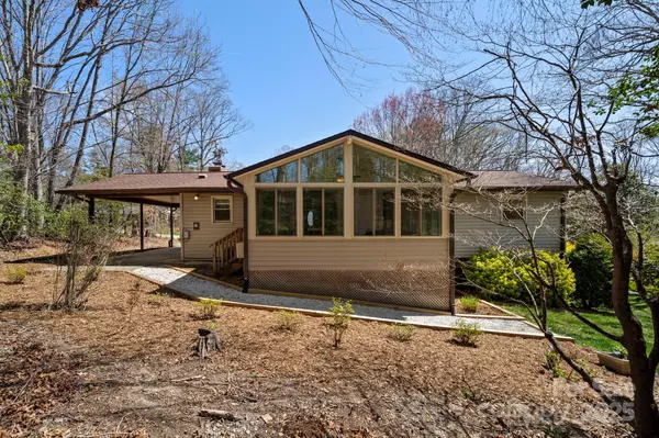 Fletcher, NC 28732,11 N Hudson LN