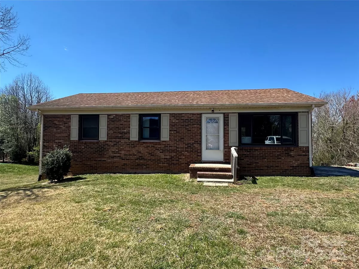 Mount Airy, NC 27030,156 Shamrock AVE