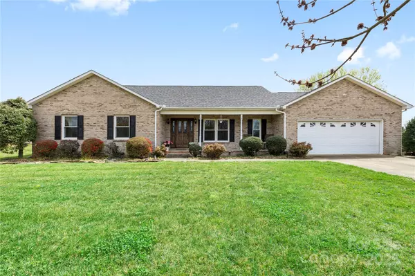 139 Meadow Oaks DR, Statesville, NC 28625