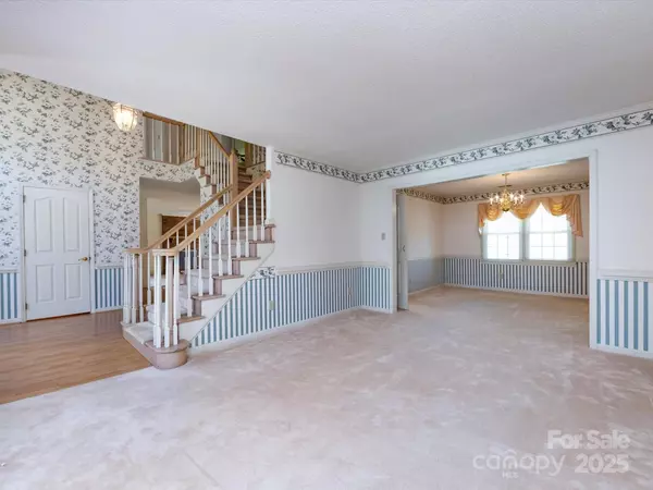 Matthews, NC 28105,2906 Crescent Knoll DR