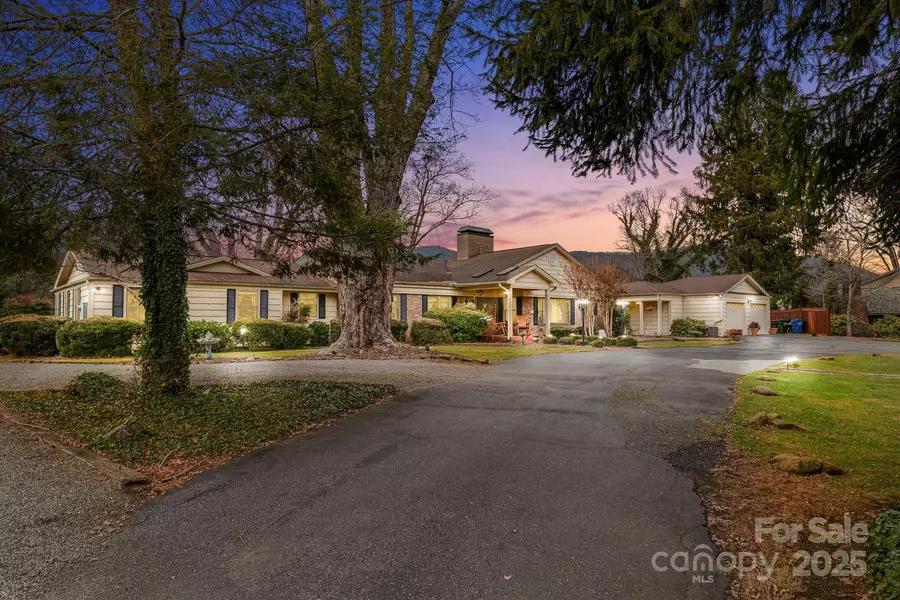 142 Country Club DR, Waynesville, NC 28786