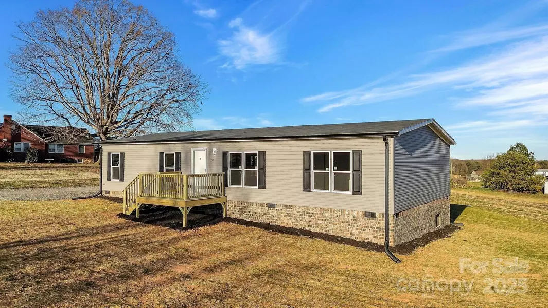 501 Mt. Wesley Church RD, Hiddenite, NC 28636