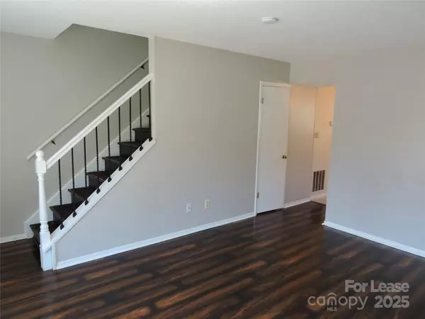 Asheville, NC 28805,37 Elderberry LN