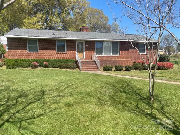 Kannapolis, NC 28083,701 Dakota ST