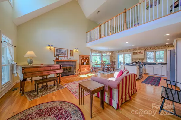 Weaverville, NC 28787,161 Hamburg Mountain RD