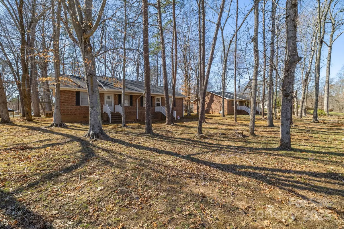 Eden, NC 27288,605 & 607 Franklin DR