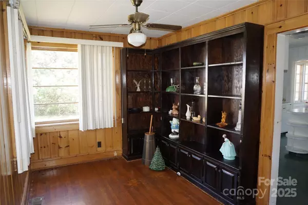 Hickory, NC 28602,311 33rd Street DR SE