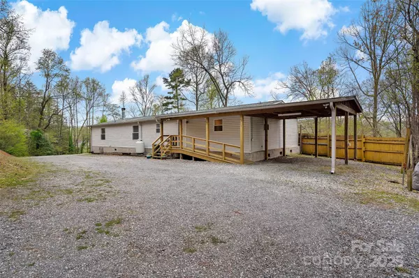 Marion, NC 28752,279 Henry McCall RD
