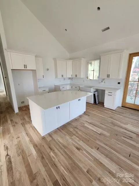 371 E Falls View DR, Pisgah Forest, NC 28768