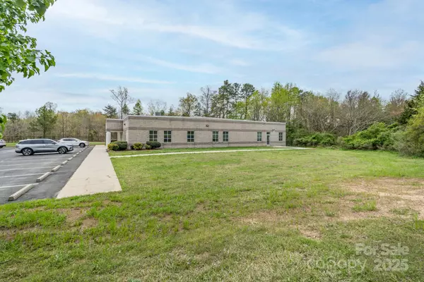 Albemarle, NC 28001,702 Henson ST