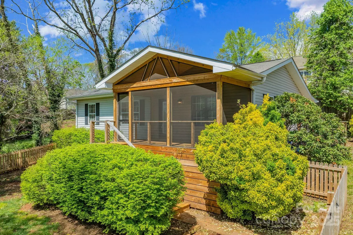 Asheville, NC 28806,124 Joyner AVE