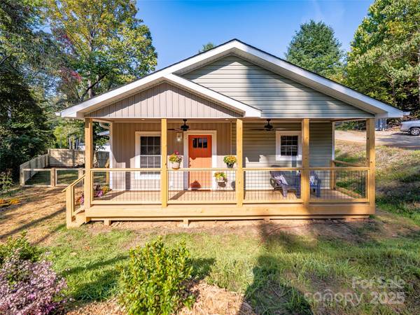 103 Wimberly RD, Swannanoa, NC 28778