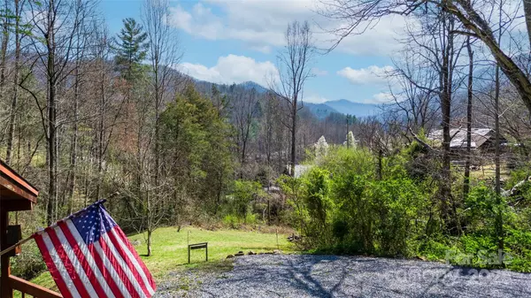 Sylva, NC 28779,215 Honeysuckle LN