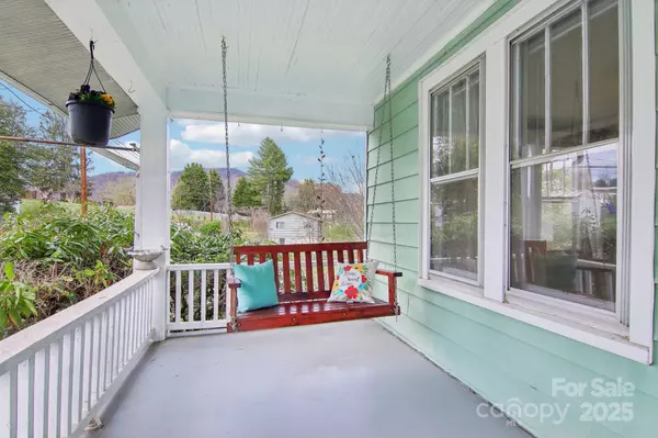 Clyde, NC 28721,21 Henry DR