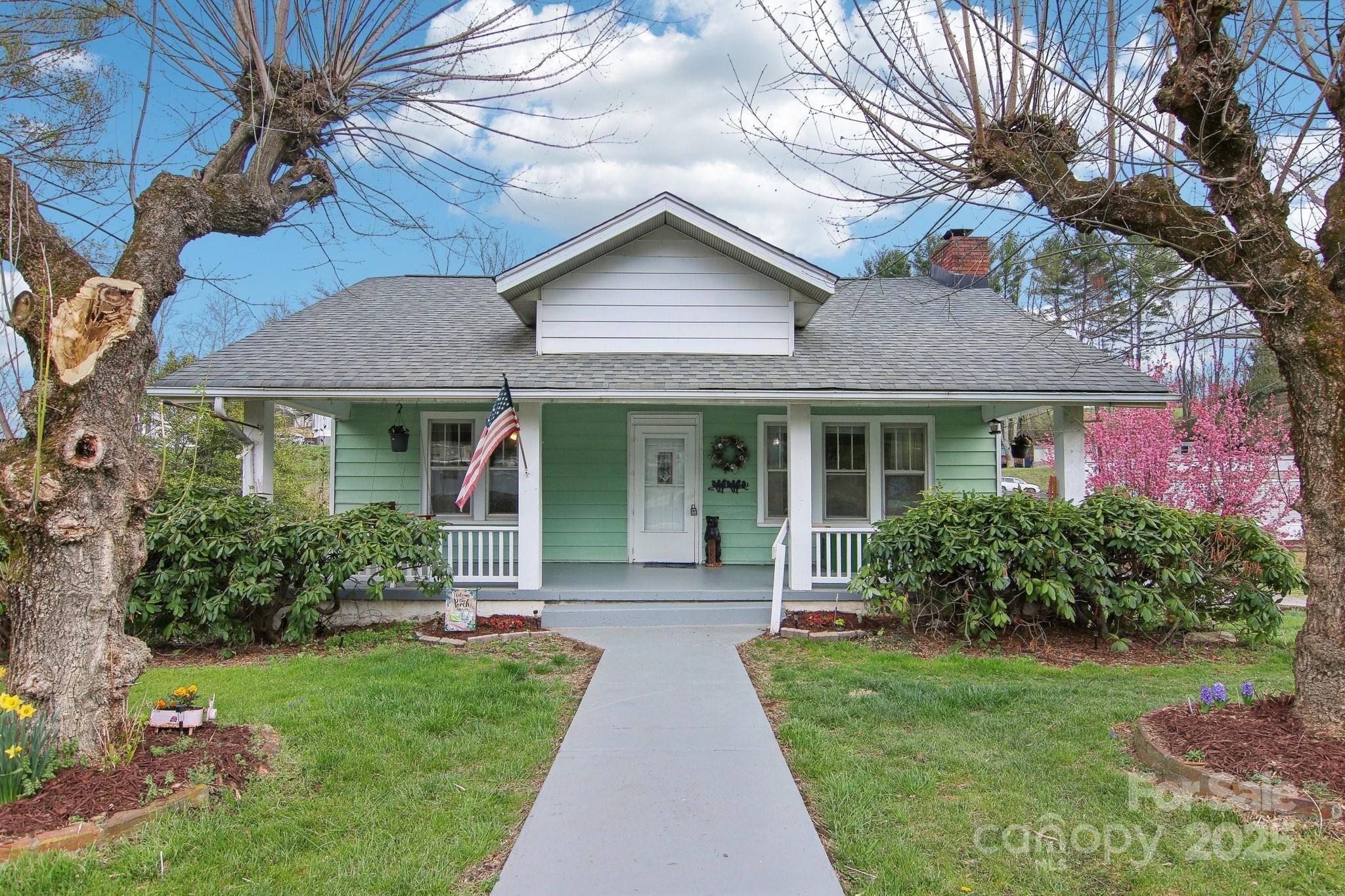 Clyde, NC 28721,21 Henry DR