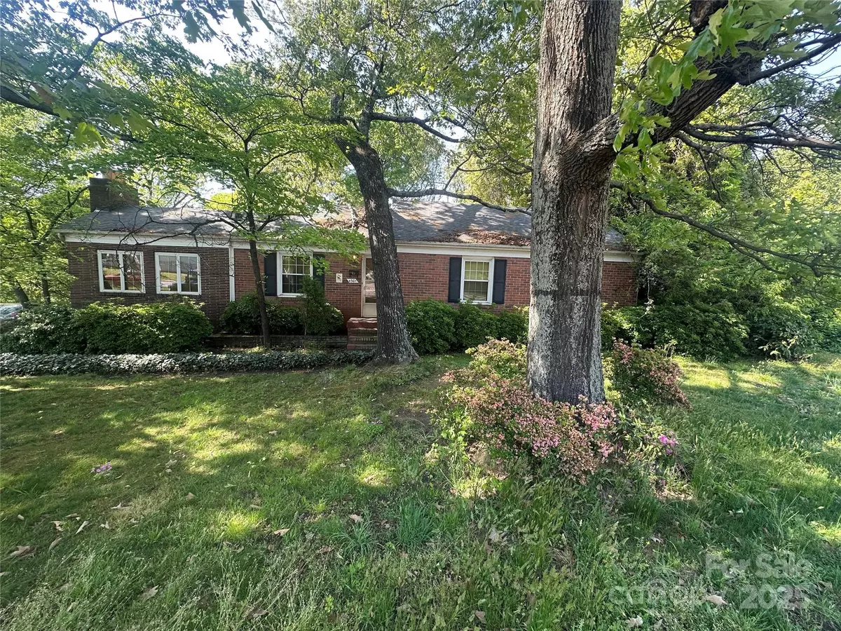 Charlotte, NC 28205,4301 The PLZ