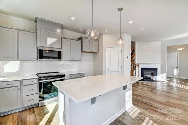 Charlotte, NC 28269,8042 Downy Oak LN