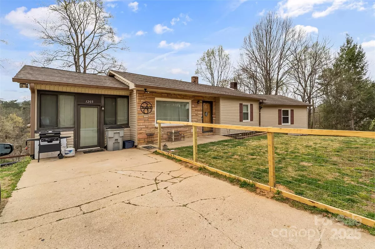 Lenoir, NC 28645,1203 Virginia ST SW