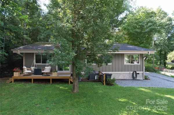 Black Mountain, NC 28711,710 Rhododendron AVE