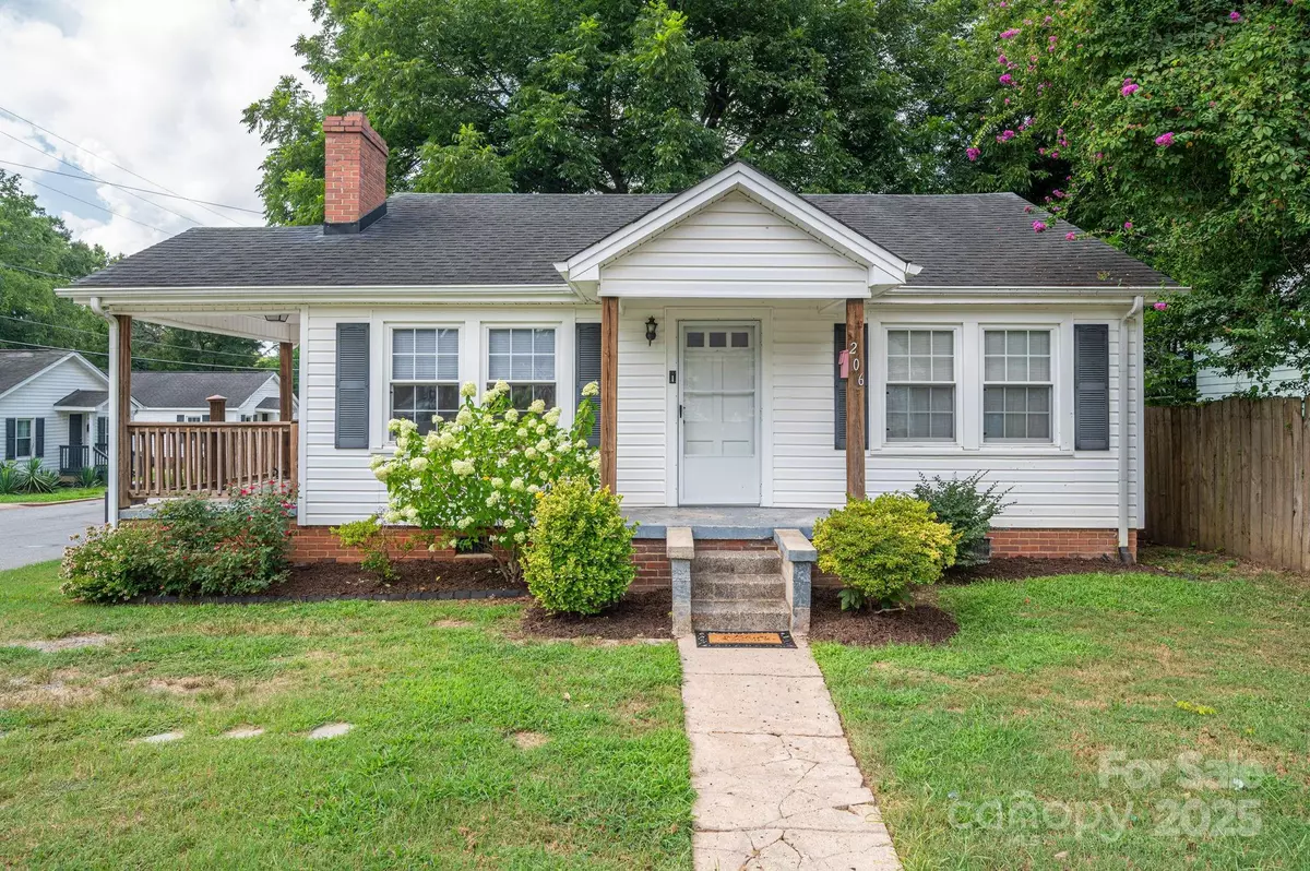 Belmont, NC 28012,206 Sacco ST