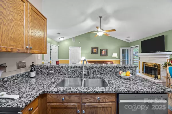 Mooresville, NC 28117,117 Heath LN